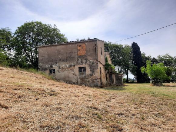 PESARO  ZONA NOVILARA  RUSTICOCASOLARECASCINA IN VENDITA