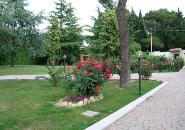 PESARO  ZONA NOVILARA  UNIFAMILIARE CASA SINGOLA IN VENDITA